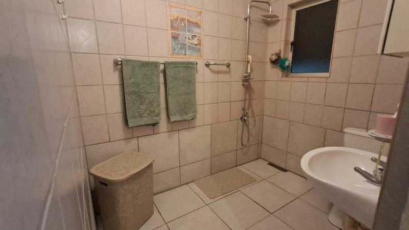 3 Bedroom Property for Sale in Britannia Bay Western Cape